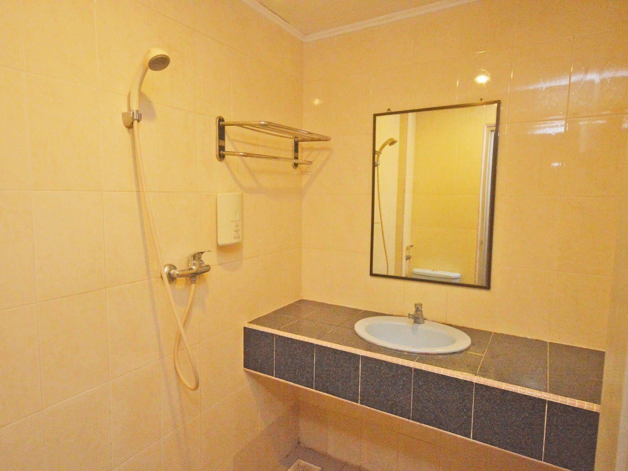 Nida Rooms Nagoya Business Center Batam Exterior foto