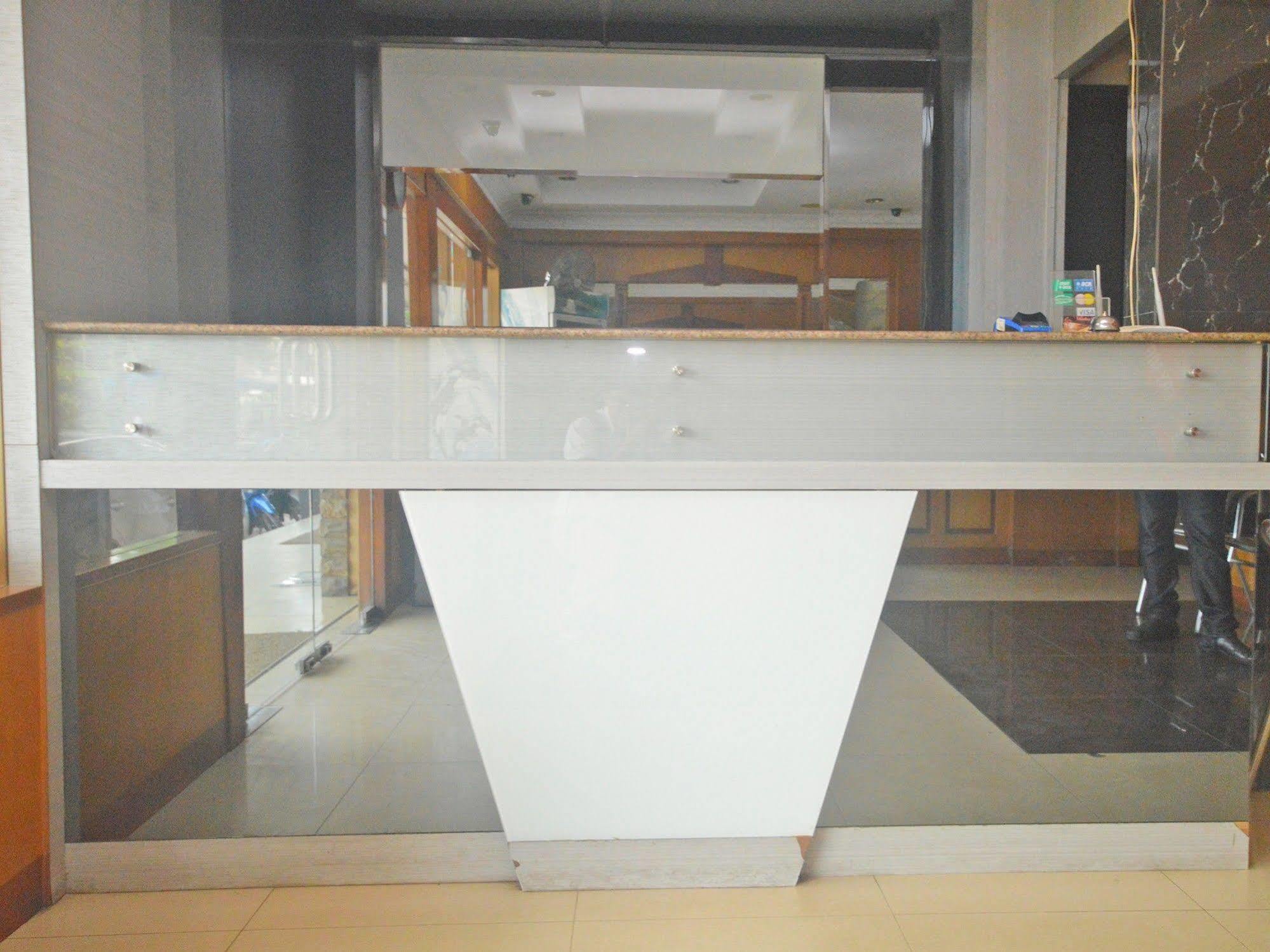 Nida Rooms Nagoya Business Center Batam Exterior foto